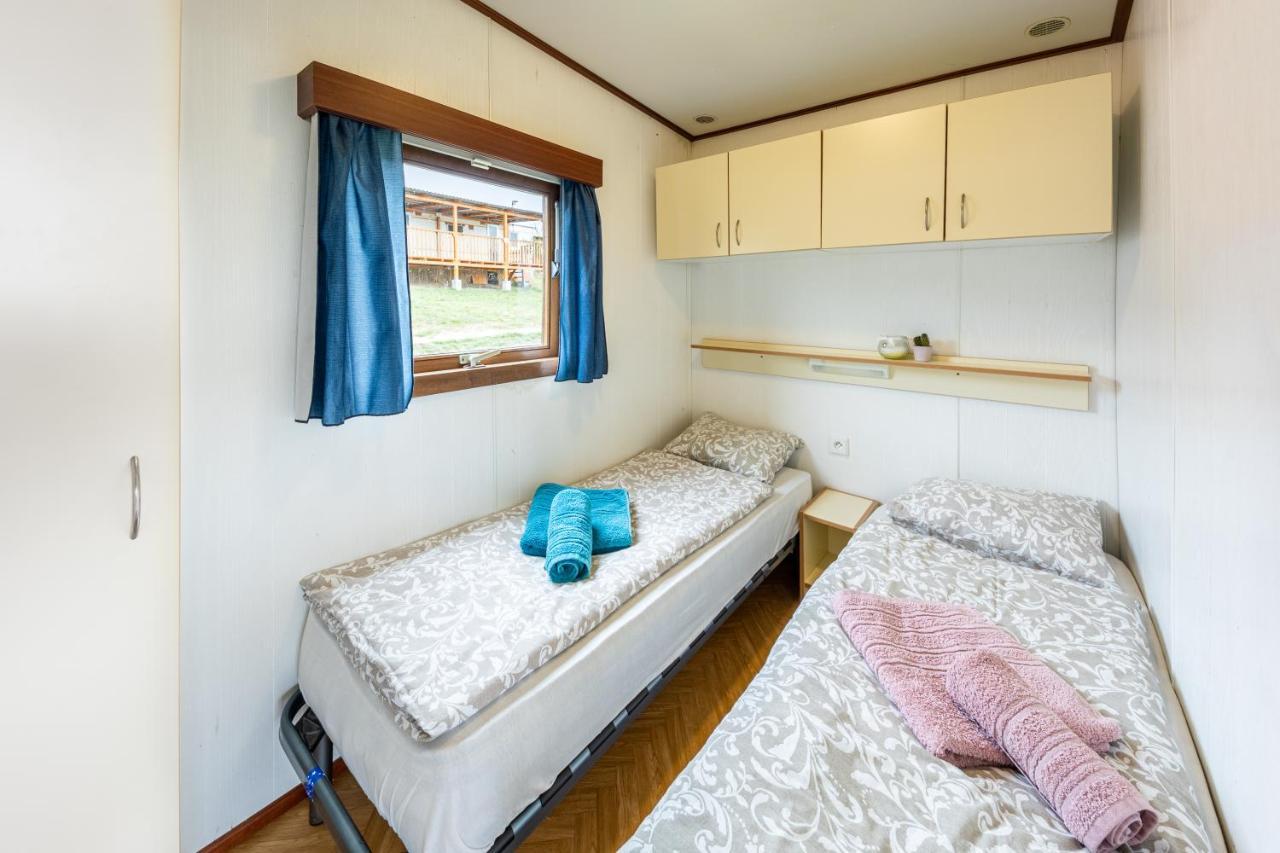 Mobilheim Chalet - Vyrovicka Prehrada Vyrovice Zewnętrze zdjęcie